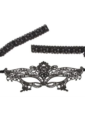 Oogmasker met borduursels