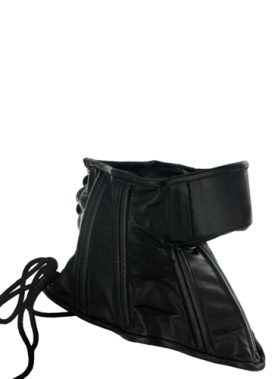 Lederen bondage nekcorset